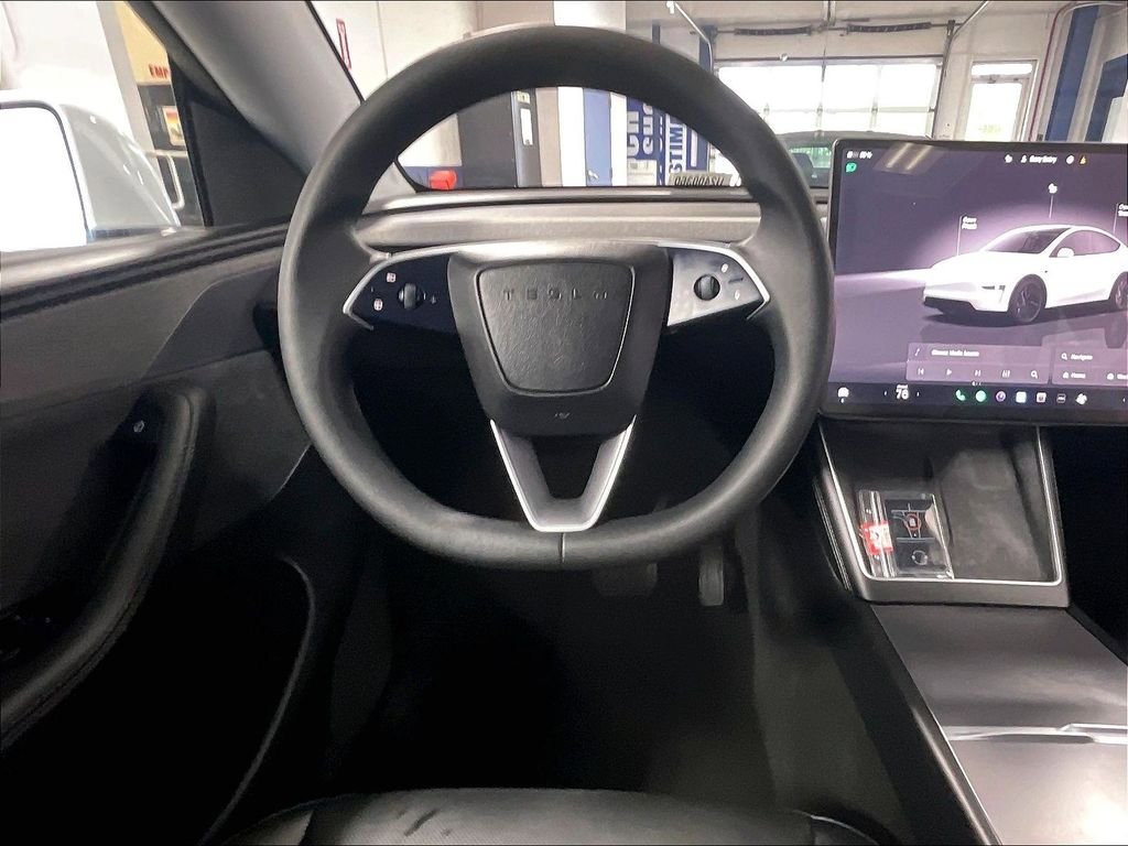 Used 2026 Tesla Model Y AWD image 17