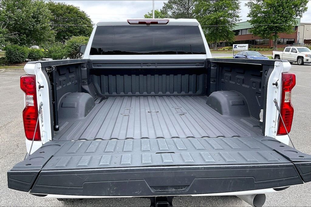 Used 2023 Chevrolet Silverado 2500 Custom w/ Custom Value Package AWD/4WD image 17