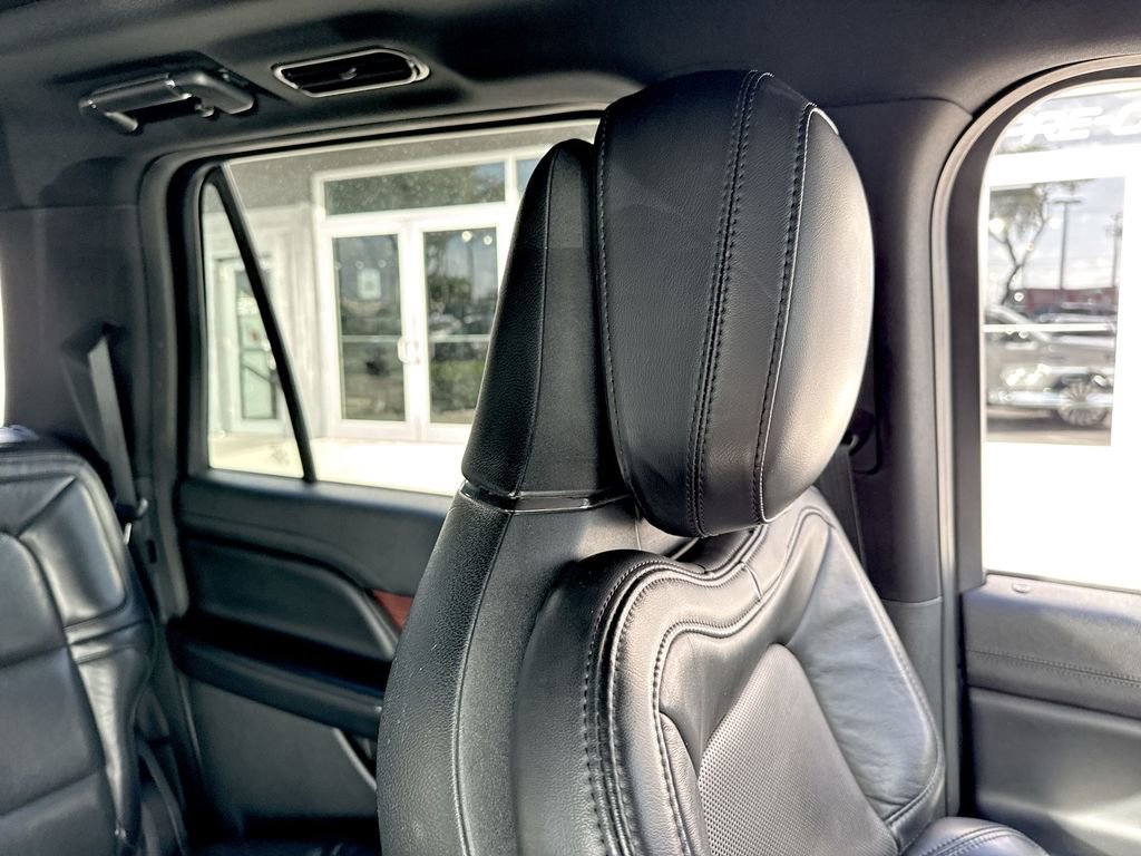 Used 2020 Lincoln Navigator L Reserve w/ Luxury Package AWD/4WD image 20