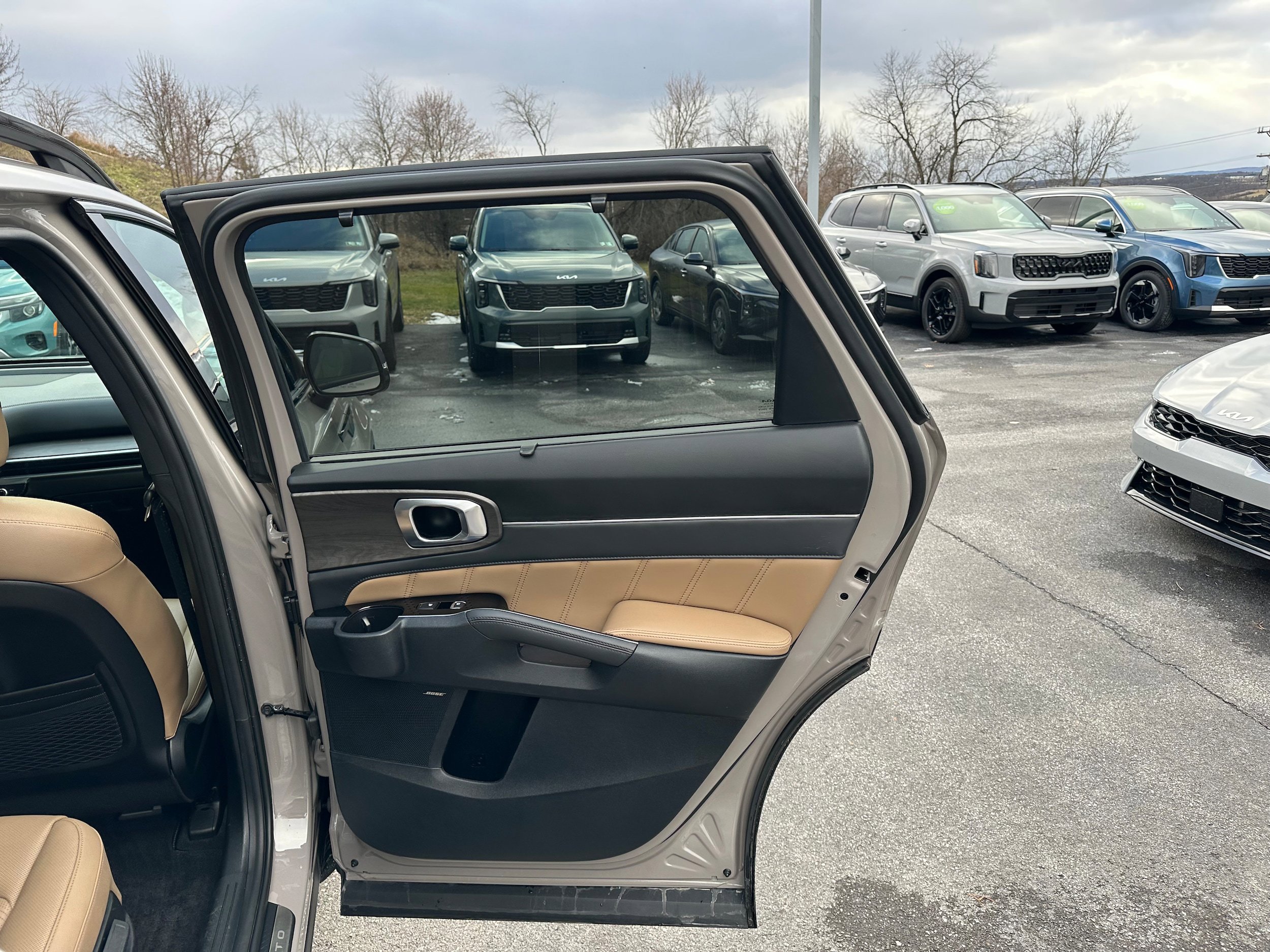 Used 2025 Kia Sorento SX Prestige w/ Olive Brown Leather Package image 25