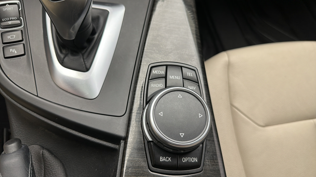 Used 2016 BMW 328i xDrive Sedan AWD/4WD image 19