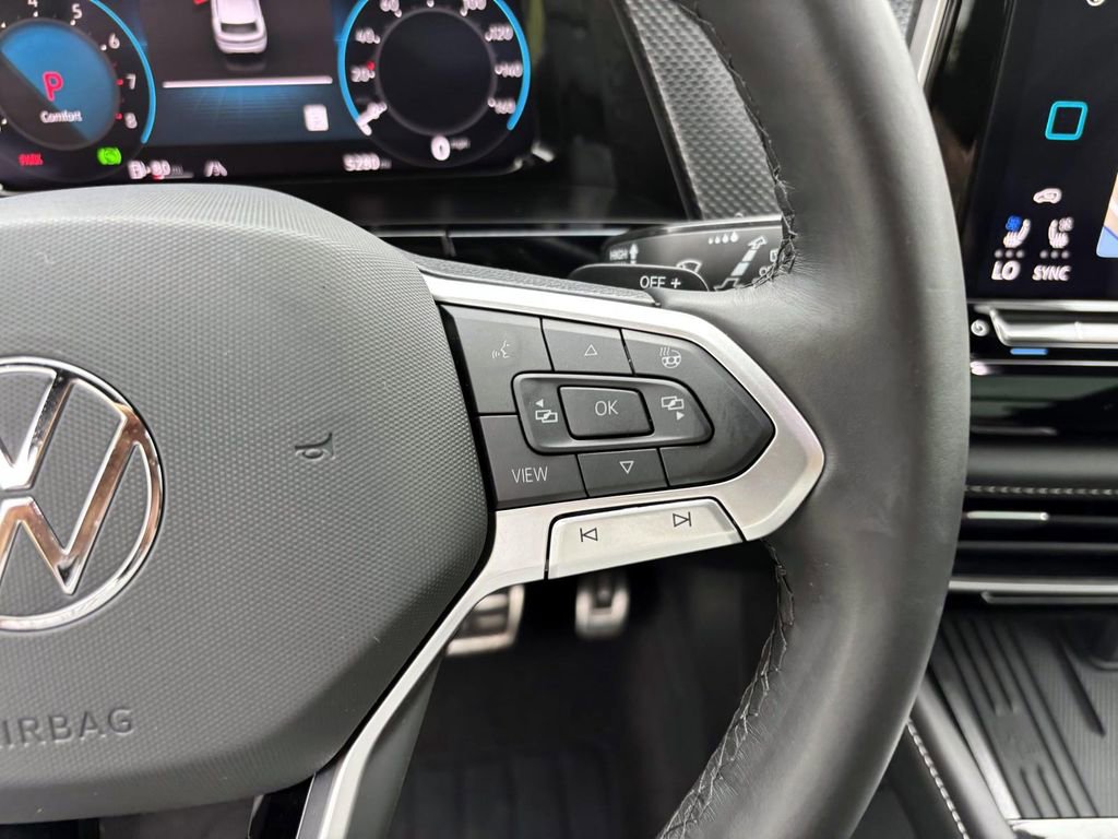 Used 2025 Volkswagen Atlas Cross Sport SEL R-Line image 19