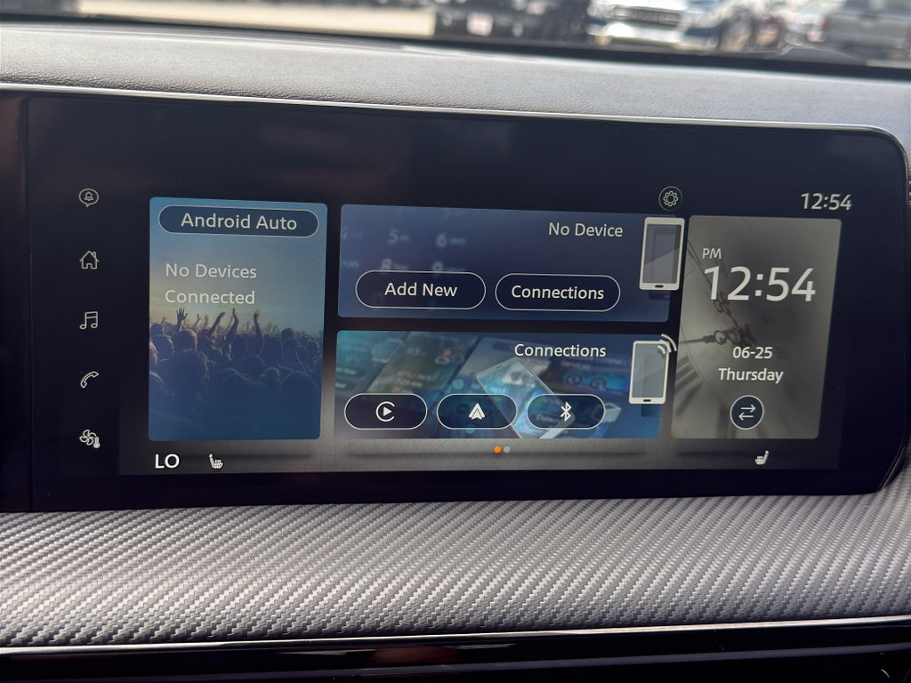 Certified 2025 Nissan Kicks SR w/ SR Premium Package AWD/4WD image 18