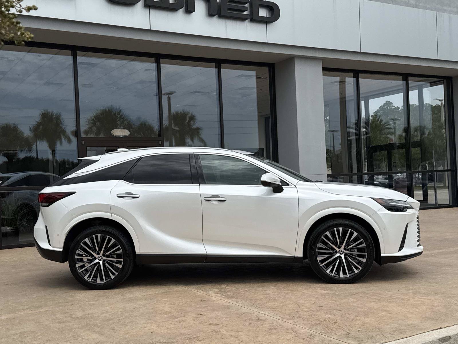 Used 2023 Lexus RX 350 Premium Plus w/ Cold Area Package AWD/4WD image 2