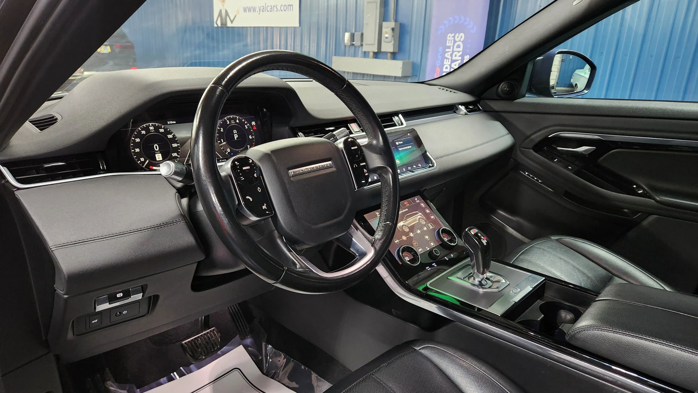 Used 2020 Land Rover Range Rover Evoque SE image 7