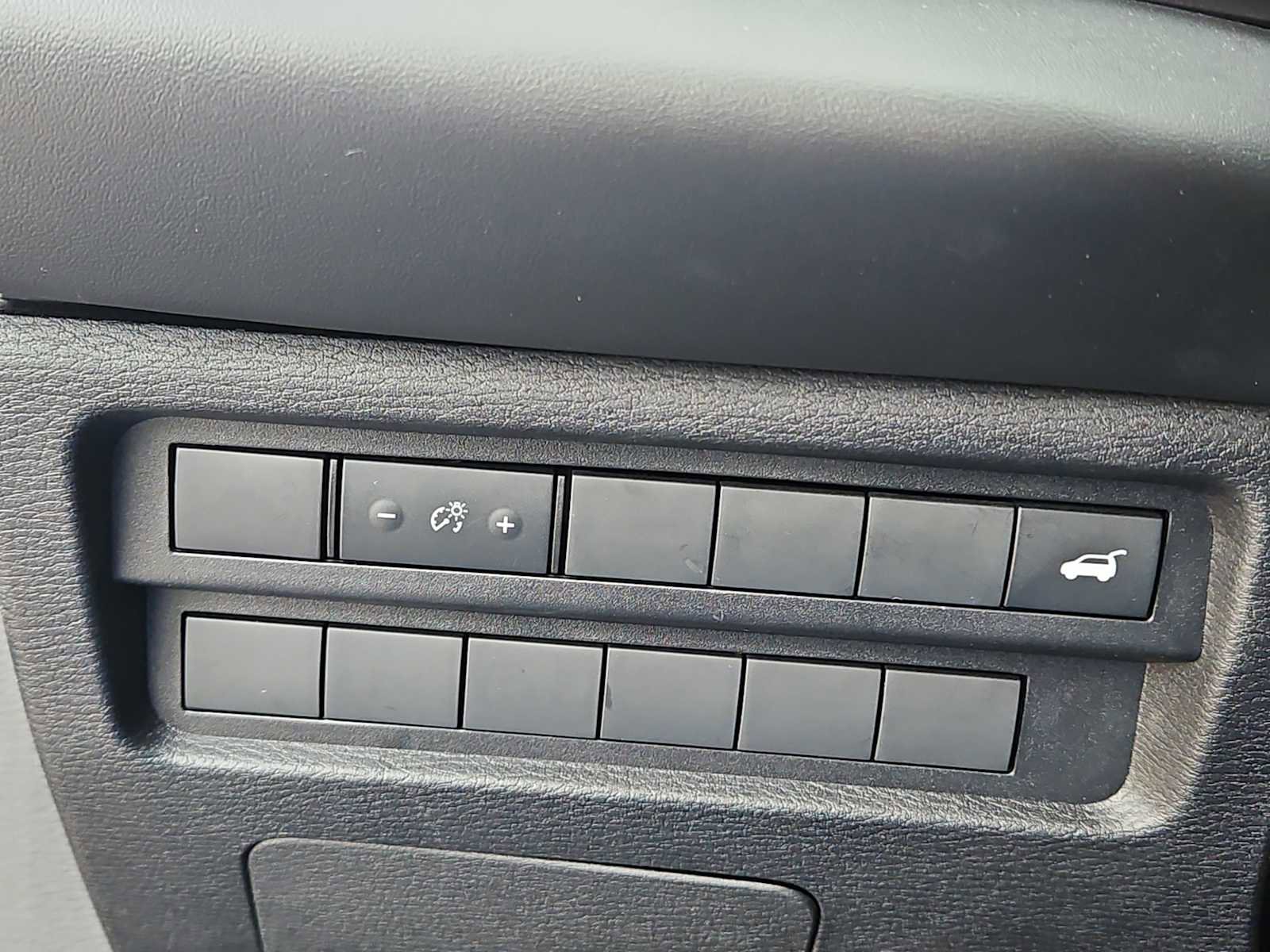 Used 2025 Mitsubishi Outlander SE image 24