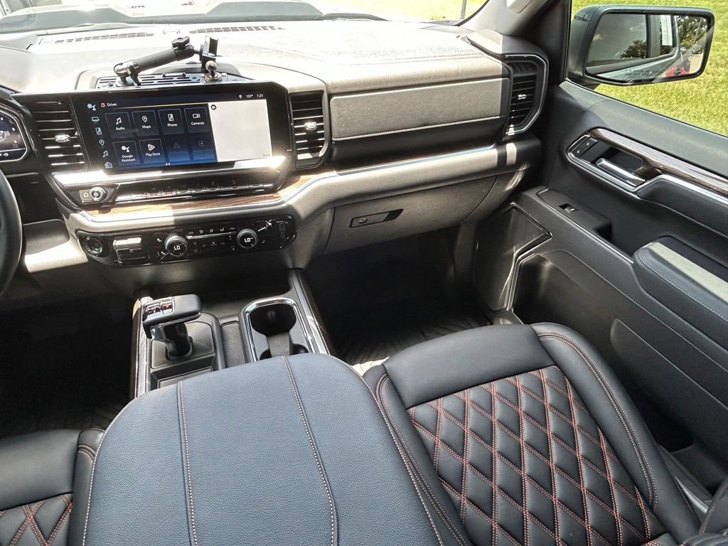 Used 2025 Chevrolet Silverado 1500 LT Trail Boss AWD/4WD image 11