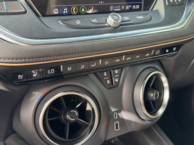 Used 2022 Chevrolet Blazer Premier w/ Enhanced Convenience Package FWD image 17