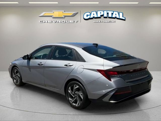 Used 2025 Hyundai Elantra Sport w/ Cargo Package FWD image 3