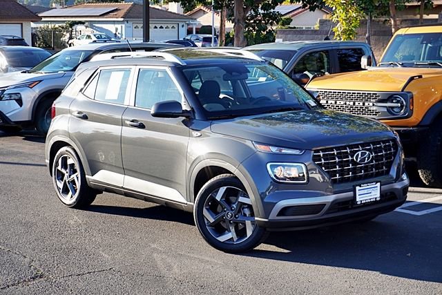 Used 2026 Hyundai Venue SEL image 3