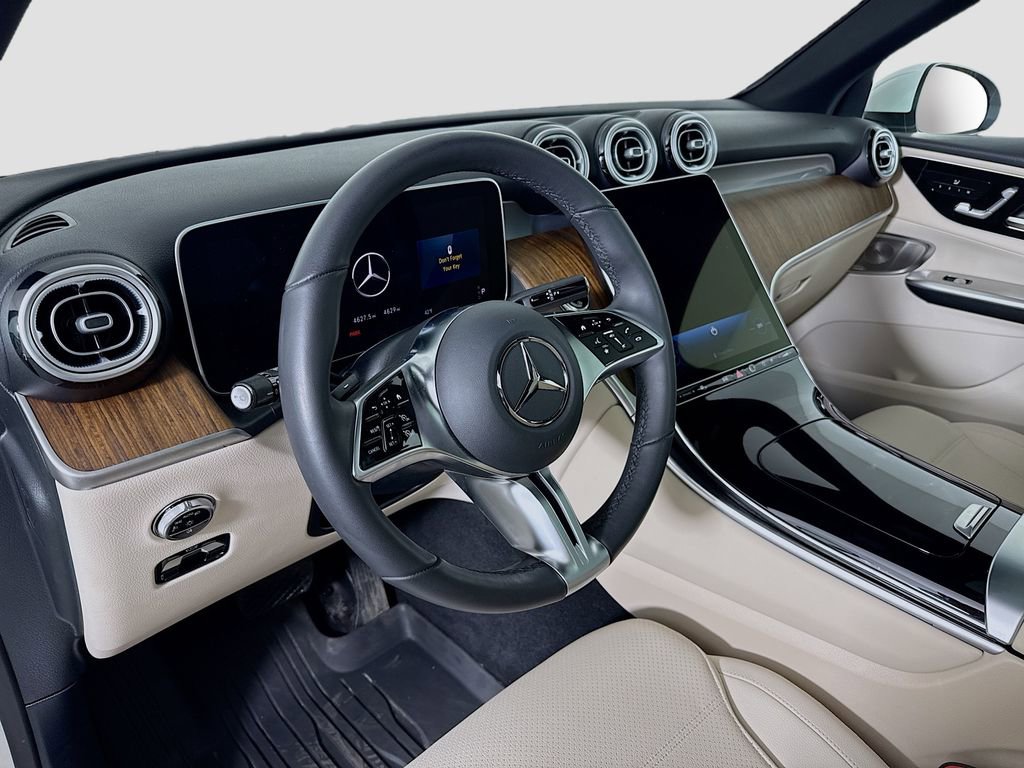 Certified 2025 Mercedes-Benz GLC 300 4MATIC image 9