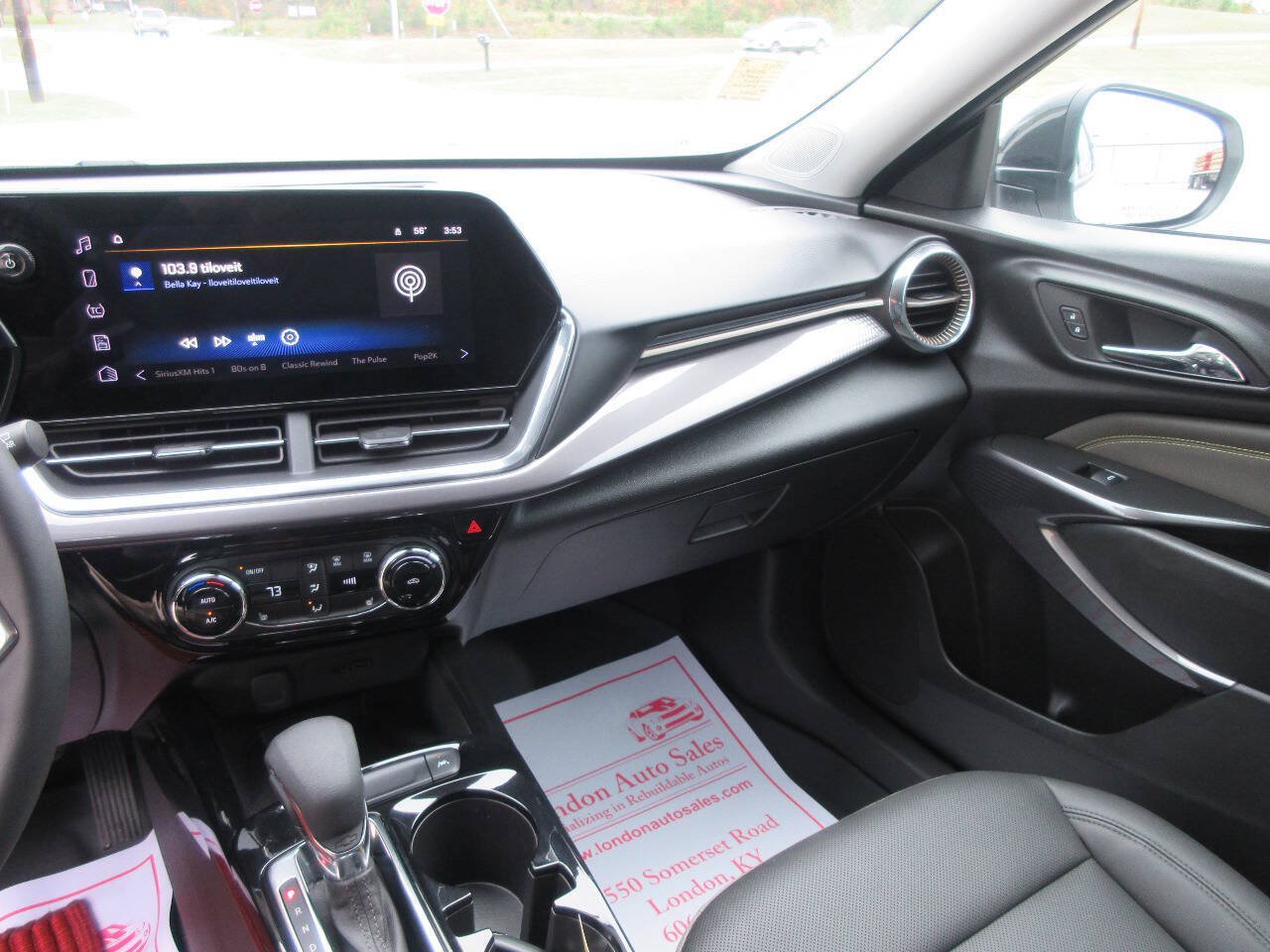 Used 2026 Chevrolet Trax ACTIV w/ Sunroof Package FWD image 13
