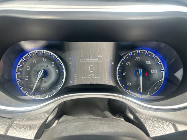 Used 2018 Chrysler Pacifica Touring Plus w/ S Appearance Package FWD image 32