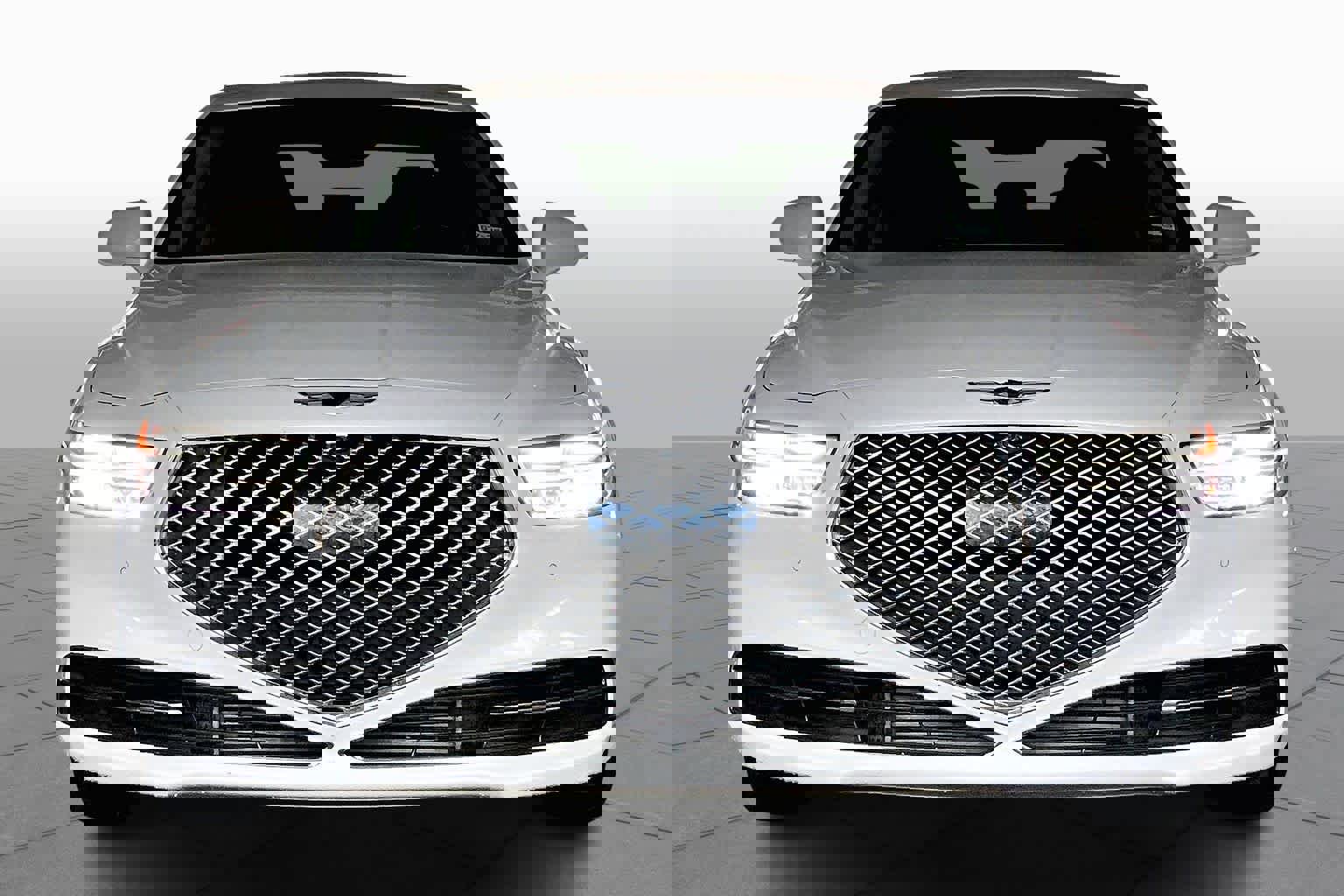 Used 2021 Genesis G90 3.3T Premium image 3