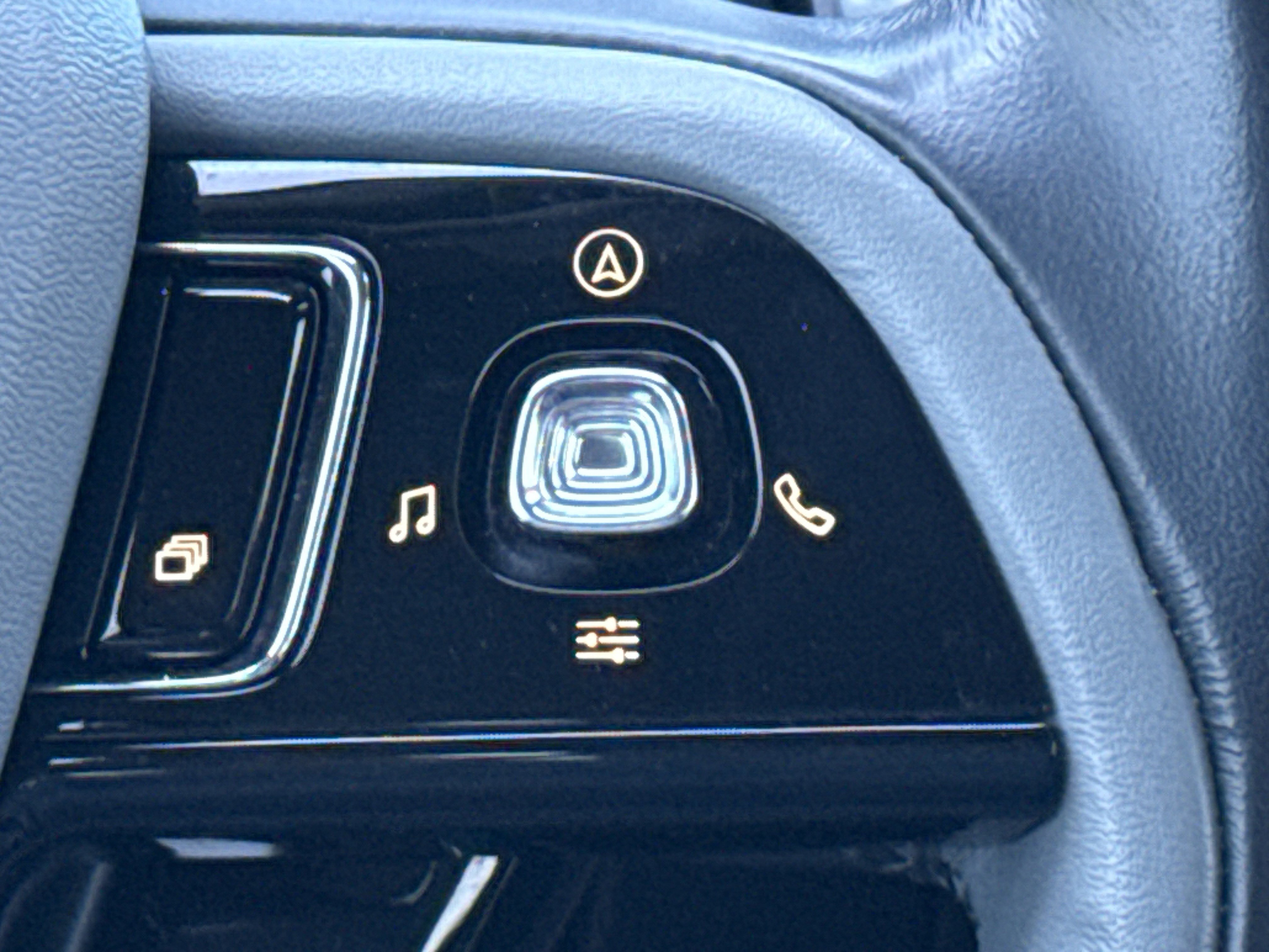 Used 2021 Lincoln Corsair Reserve w/ Equipment Group 201A image 20