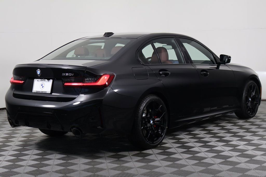 New 2026 BMW 330i Sedan w/ M Sport Package image 2