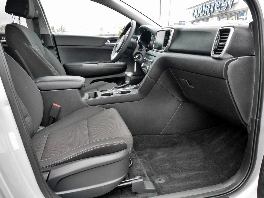 Used 2020 Kia Sportage LX w/ LX Popular Package image 12