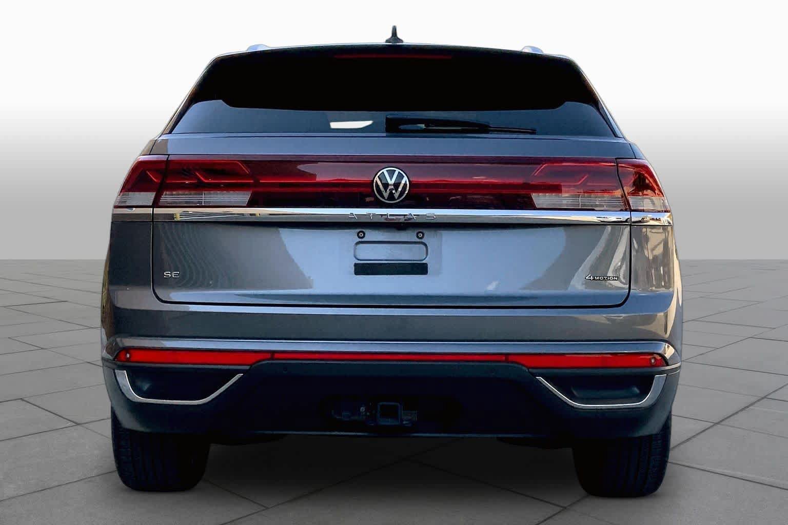Used 2024 Volkswagen Atlas Cross Sport SE w/ Black Wheel Package AWD/4WD image 5