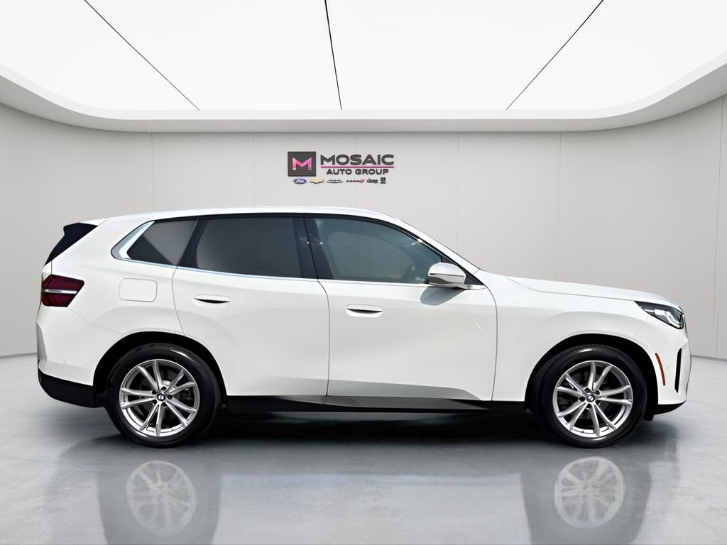 Used 2025 BMW X3 xDrive30i w/ Convenience Package image 9