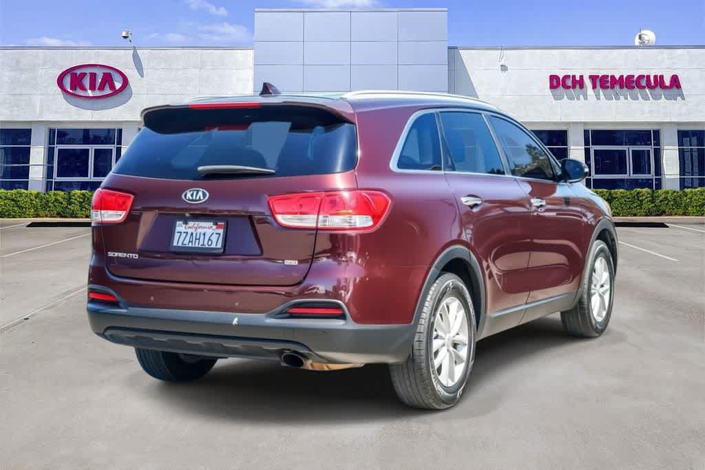 Used 2017 Kia Sorento FWD w/ LX Convenience Package image 4