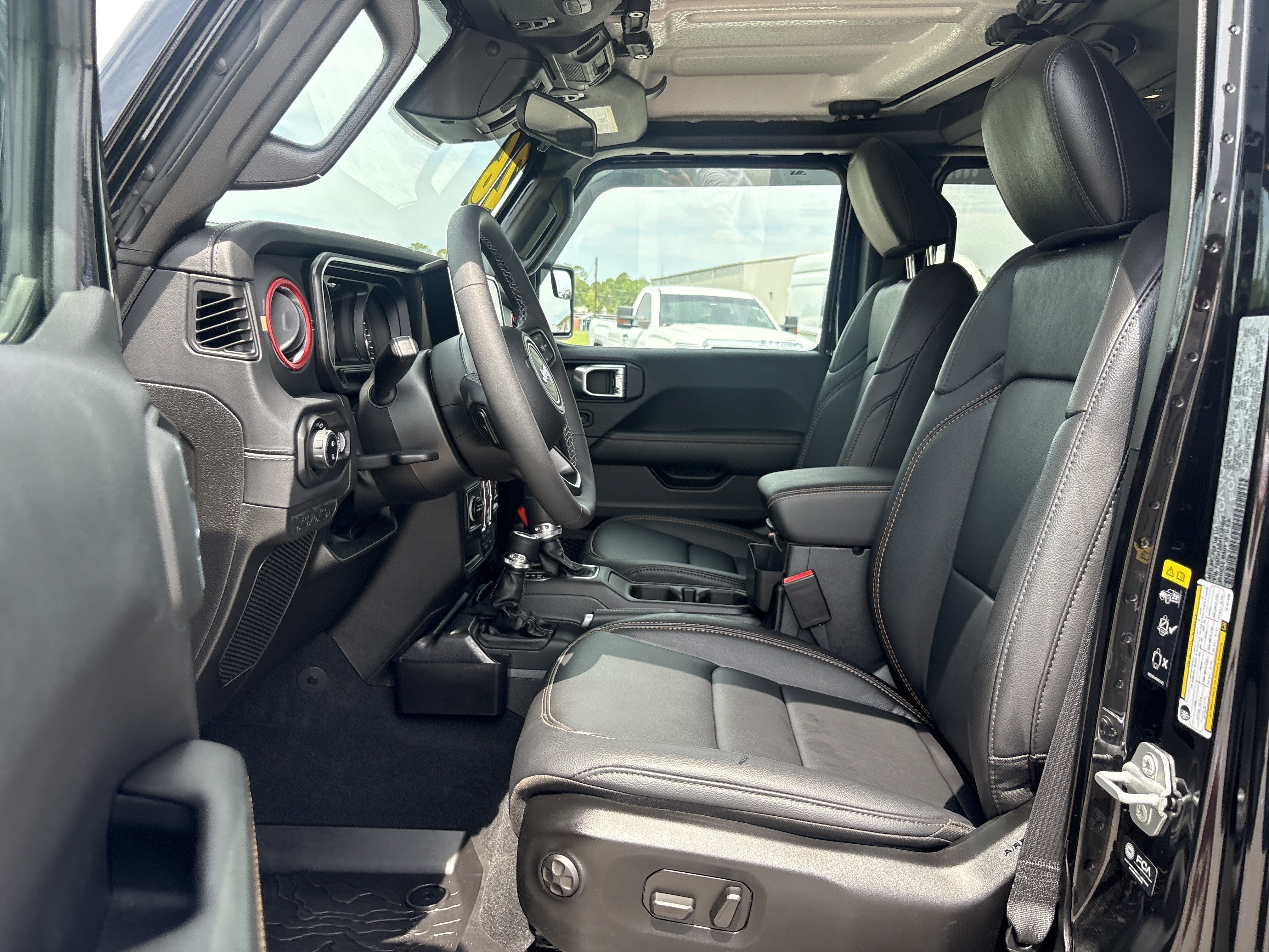 Used 2026 Jeep Gladiator Sport AWD/4WD image 11