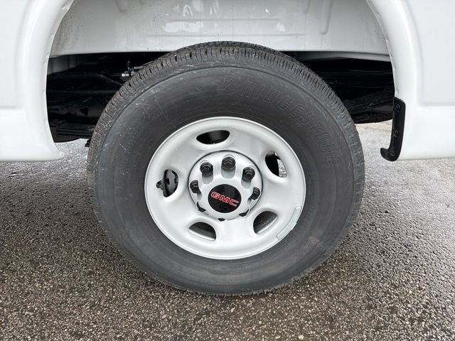 New 2026 GMC Savana 2500 w/ Driver Convenience Package RWD image 27