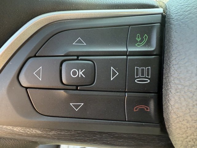 New 2025 Jeep Grand Cherokee Limited w/ Black Appearance Package image 17