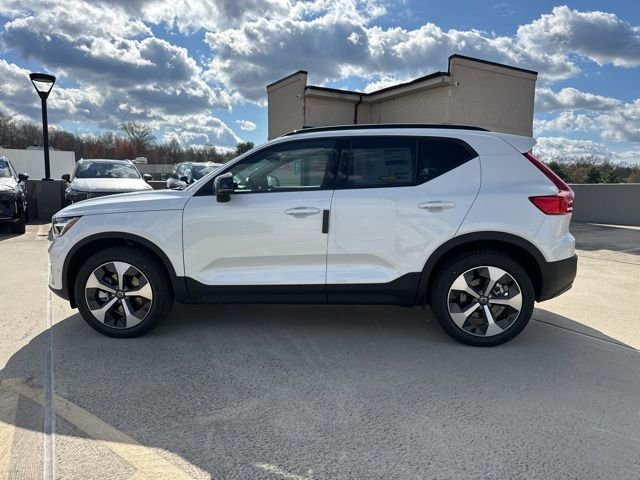 New 2026 Volvo XC40 B5 Plus w/ Protection Package Premier image 4