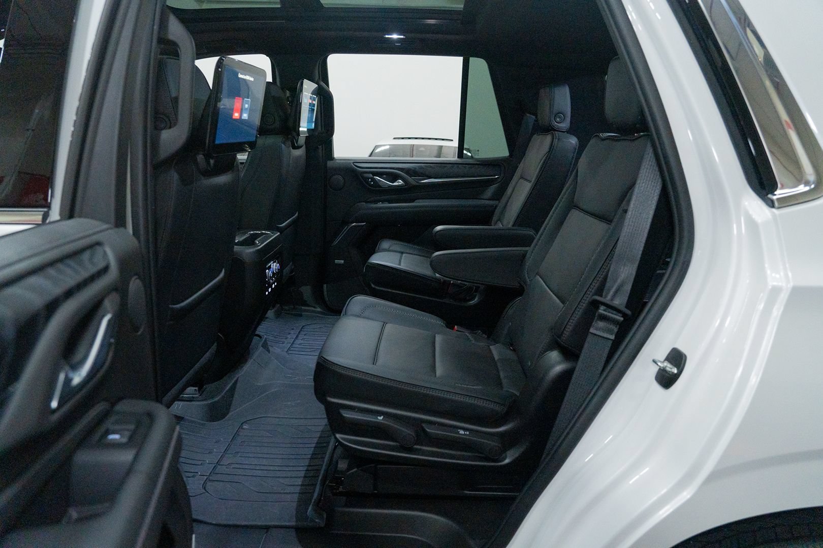 Used 2024 GMC Yukon Denali AWD/4WD image 29