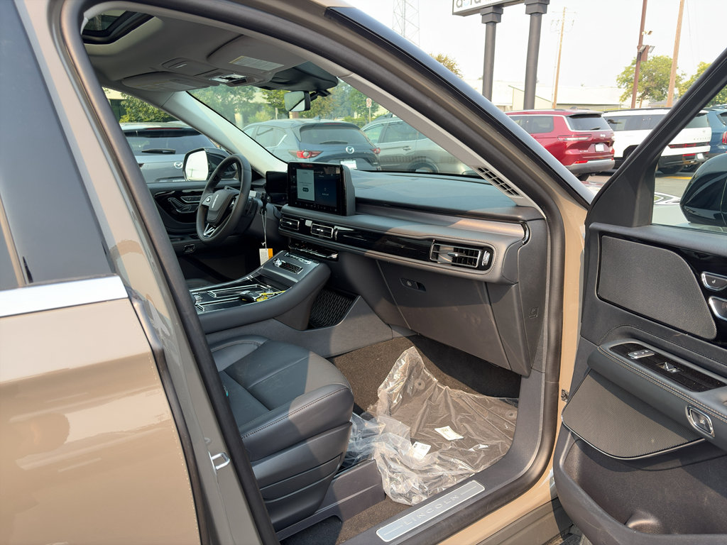 New 2026 Lincoln Aviator AWD image 20