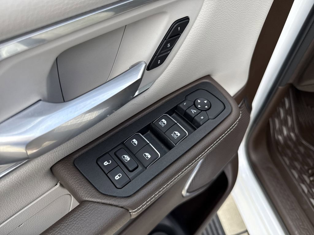 Used 2025 RAM 1500 Laramie w/ Laramie Southwest Edition image 11