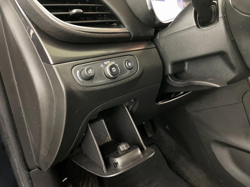 Certified 2019 Buick Encore Sport Touring w/ Safety Package image 22