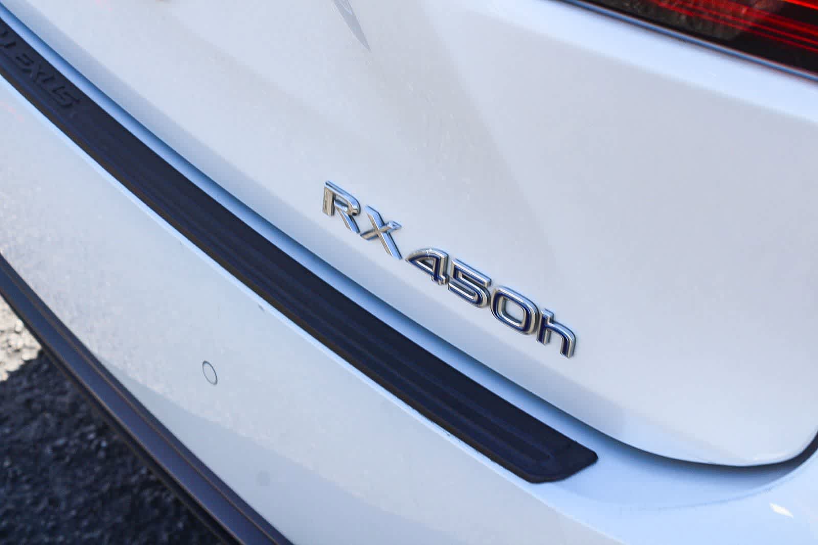 Used 2019 Lexus RX 450h AWD w/ Cold Area Package image 11