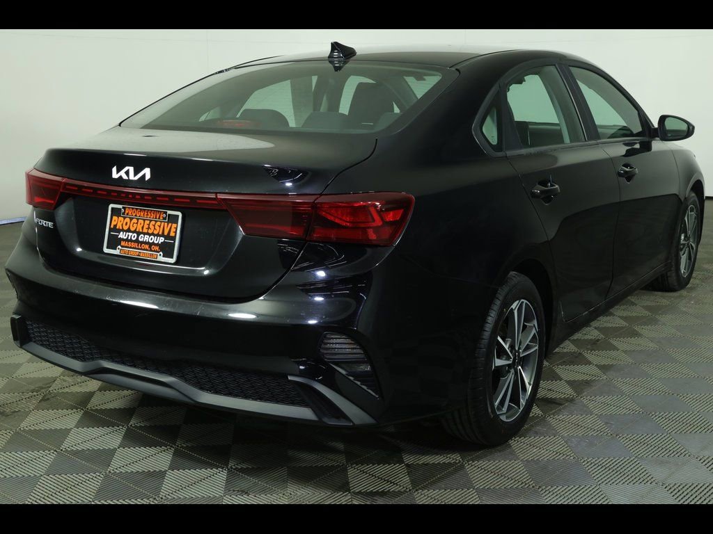 Used 2024 Kia Forte LXS image 2