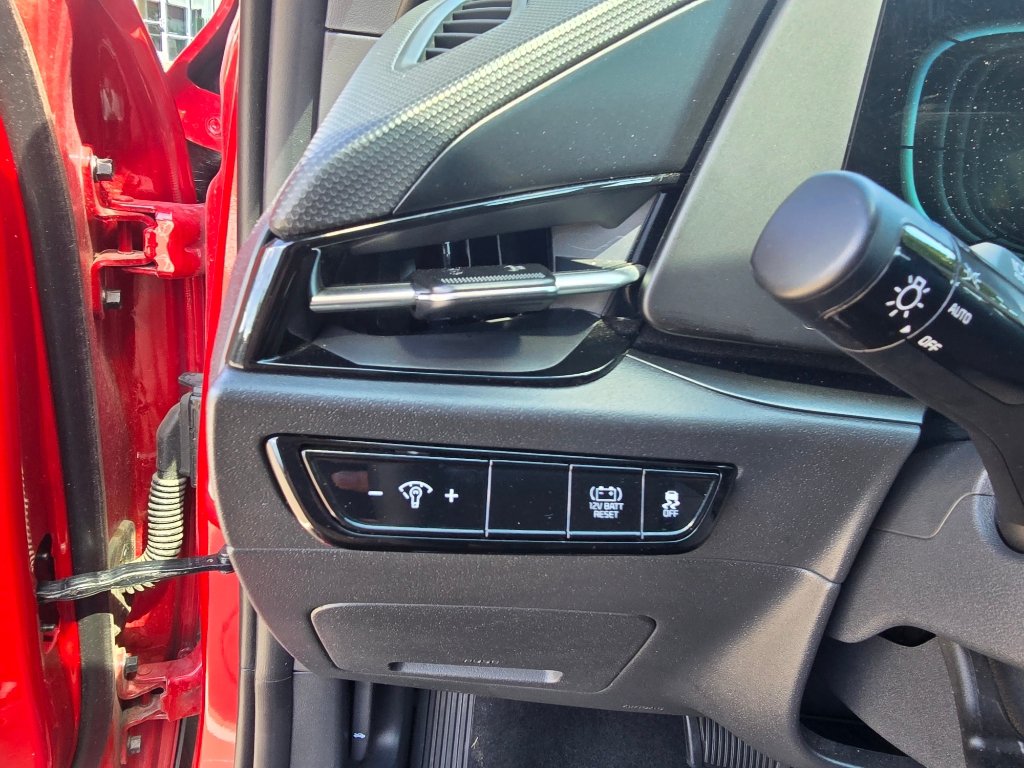 Used 2025 Kia Niro LX FWD image 19