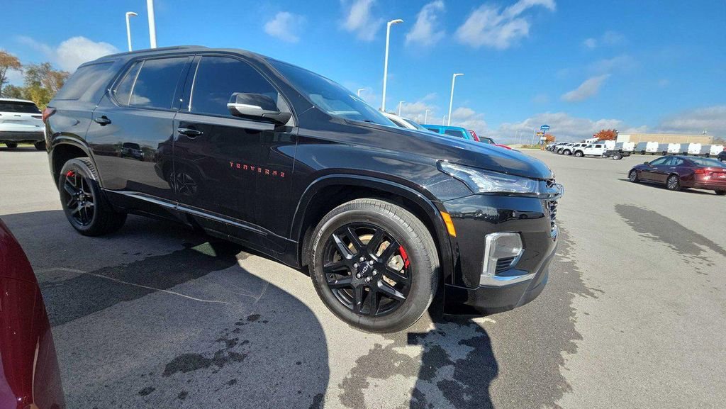 Used 2023 Chevrolet Traverse Premier w/ Redline Edition image 4