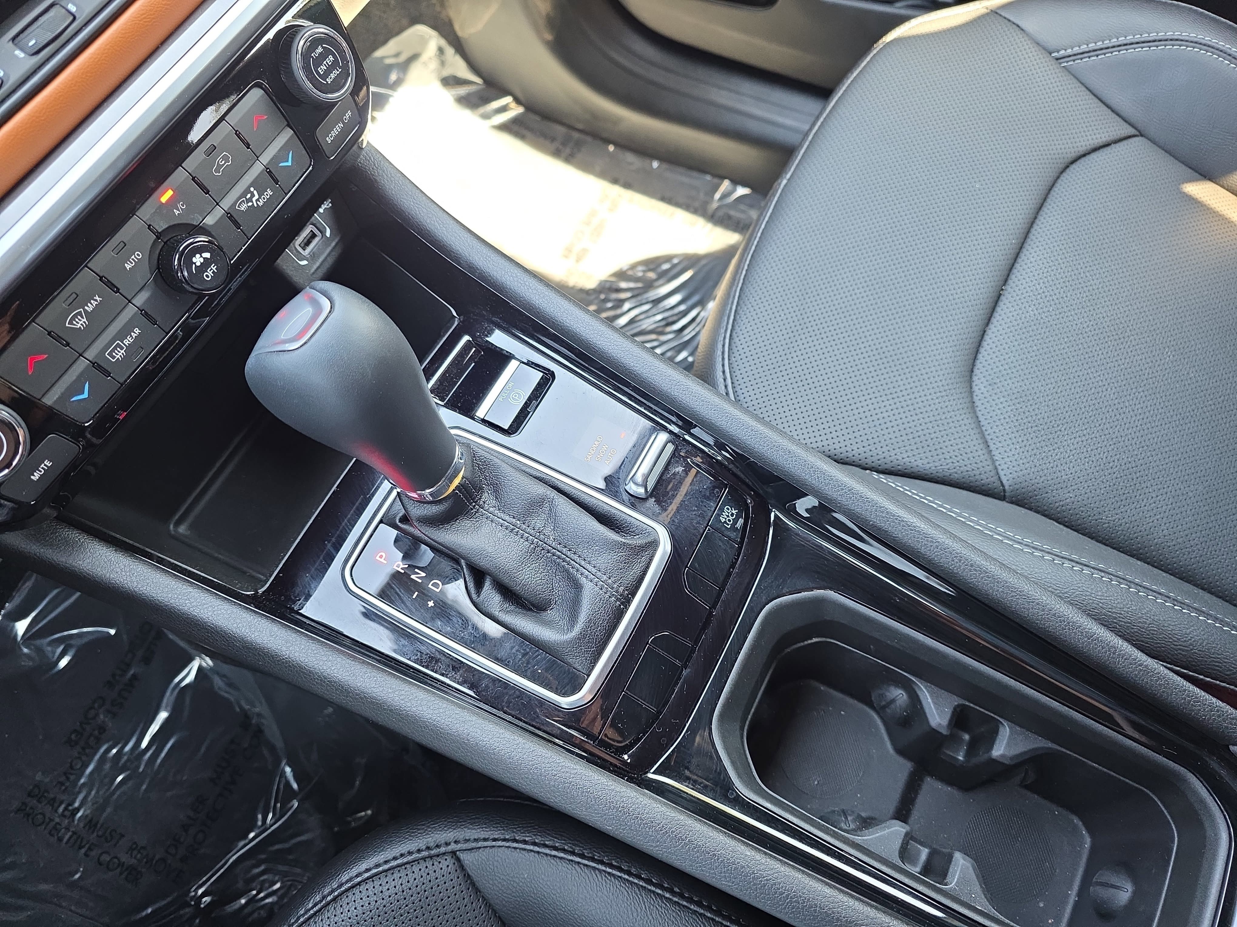 Used 2025 Jeep Compass Limited w/ Elite Group AWD/4WD image 24