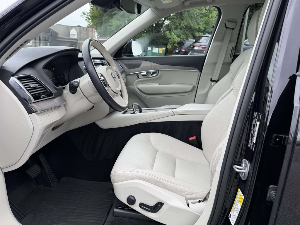 Used 2023 Volvo XC90 B6 Plus w/ Protection Package Premier AWD/4WD image 16