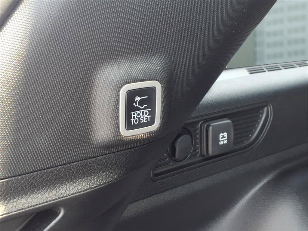 Certified 2025 Jeep Grand Cherokee Altitude AWD/4WD image 28