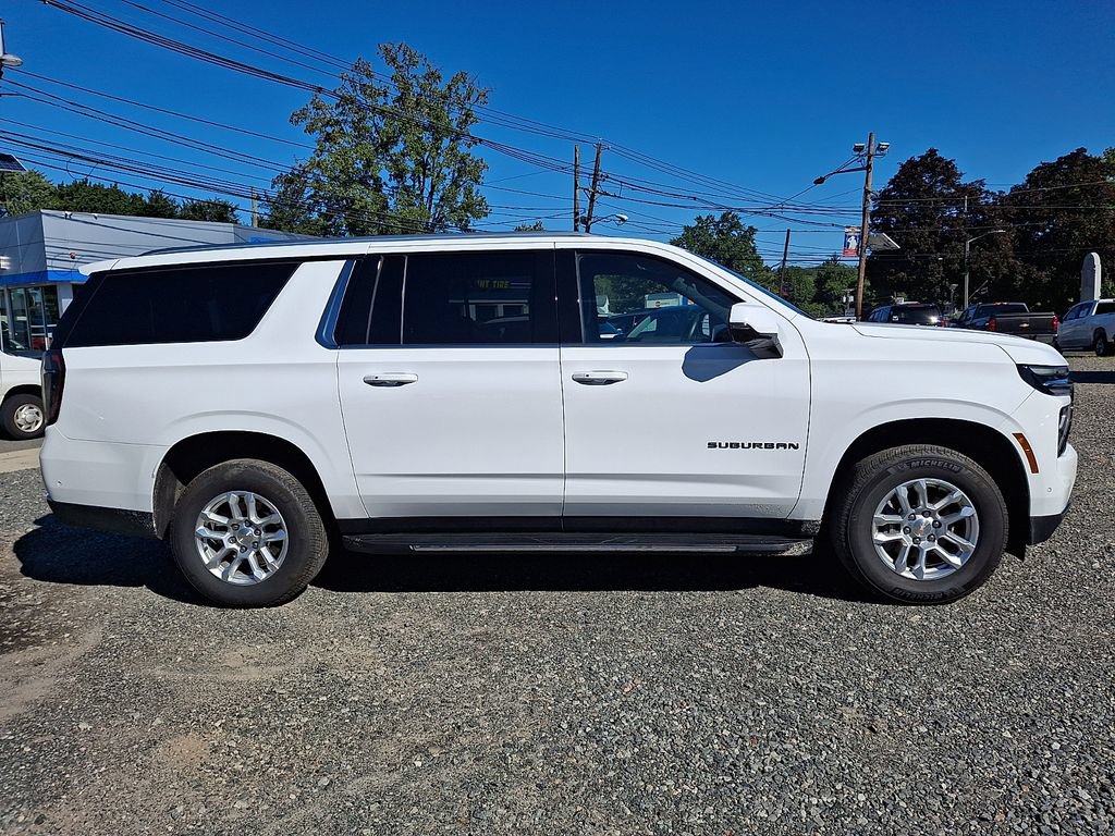 Used 2026 Chevrolet Suburban LT w/ Comfort Package AWD/4WD image 10