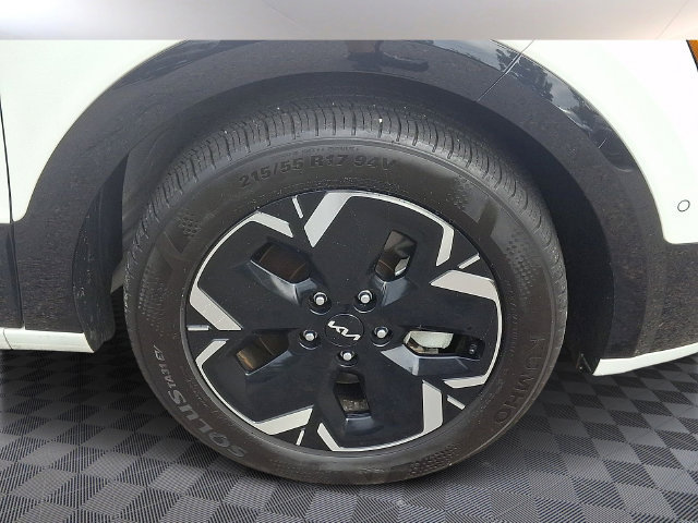 Certified 2023 Kia Niro Wave w/ Wave Preserve Package FWD image 10