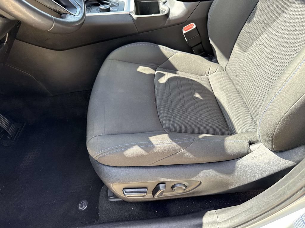 Used 2022 Toyota RAV4 SE w/ Convenience Package AWD/4WD image 29