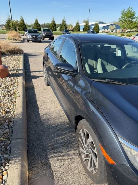 Used 2018 Honda Civic EX image 3