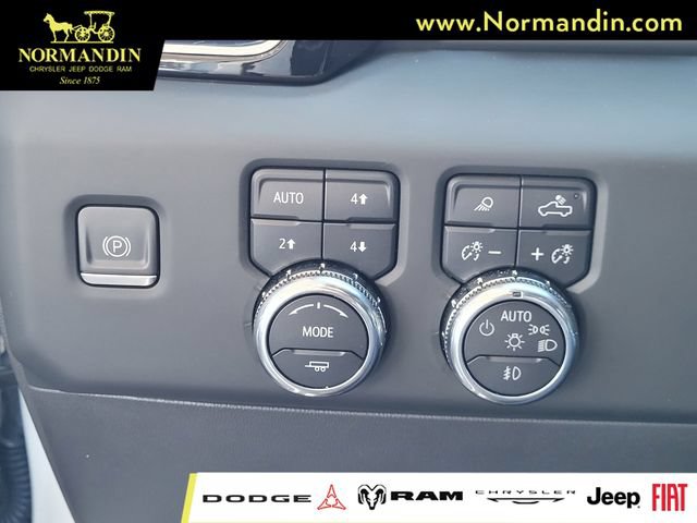 Used 2024 GMC Sierra 1500 Denali w/ Technology Package AWD/4WD image 13