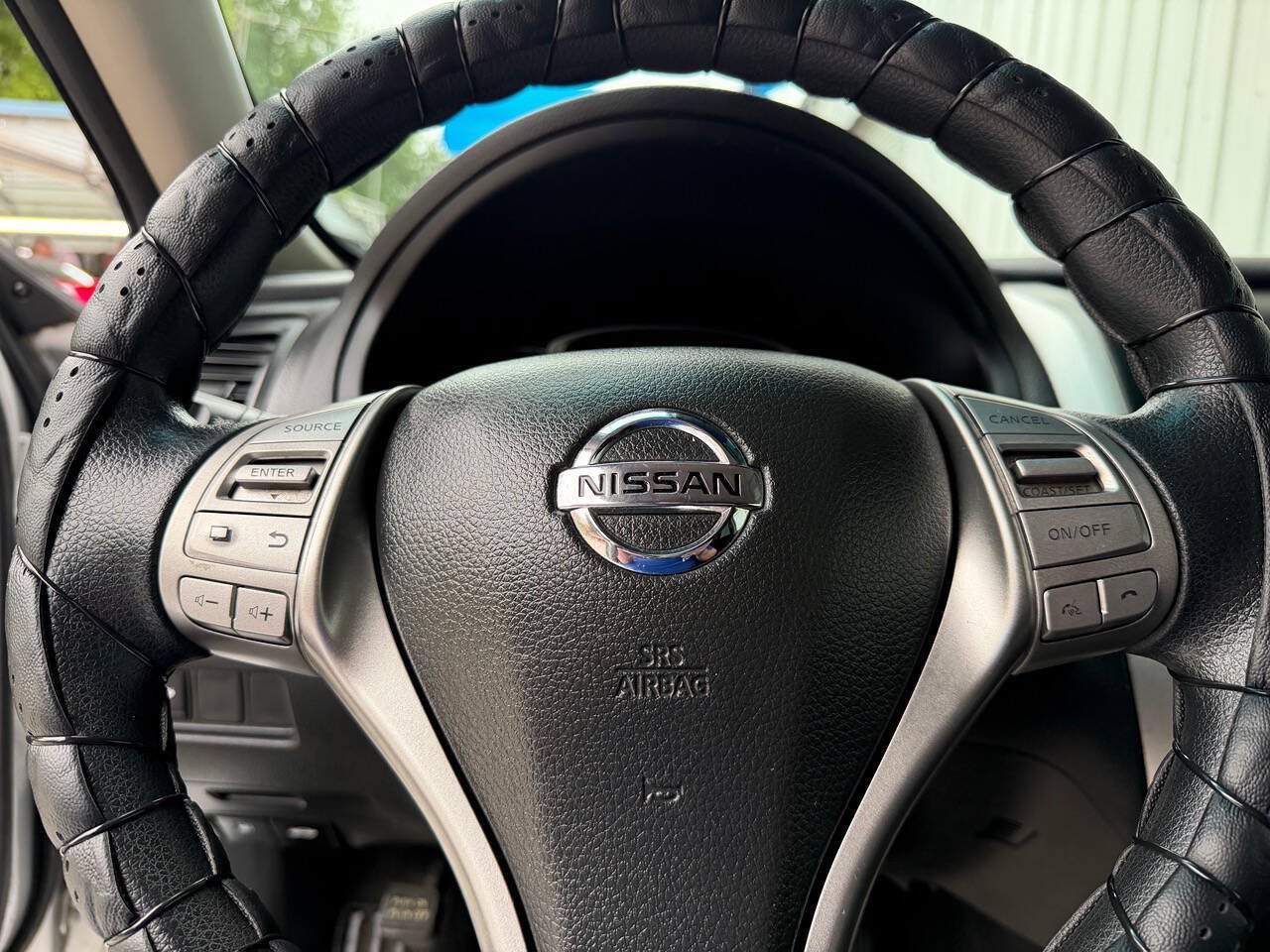 Used 2015 Nissan Altima 2.5 S w/ Special Edition Package FWD image 22