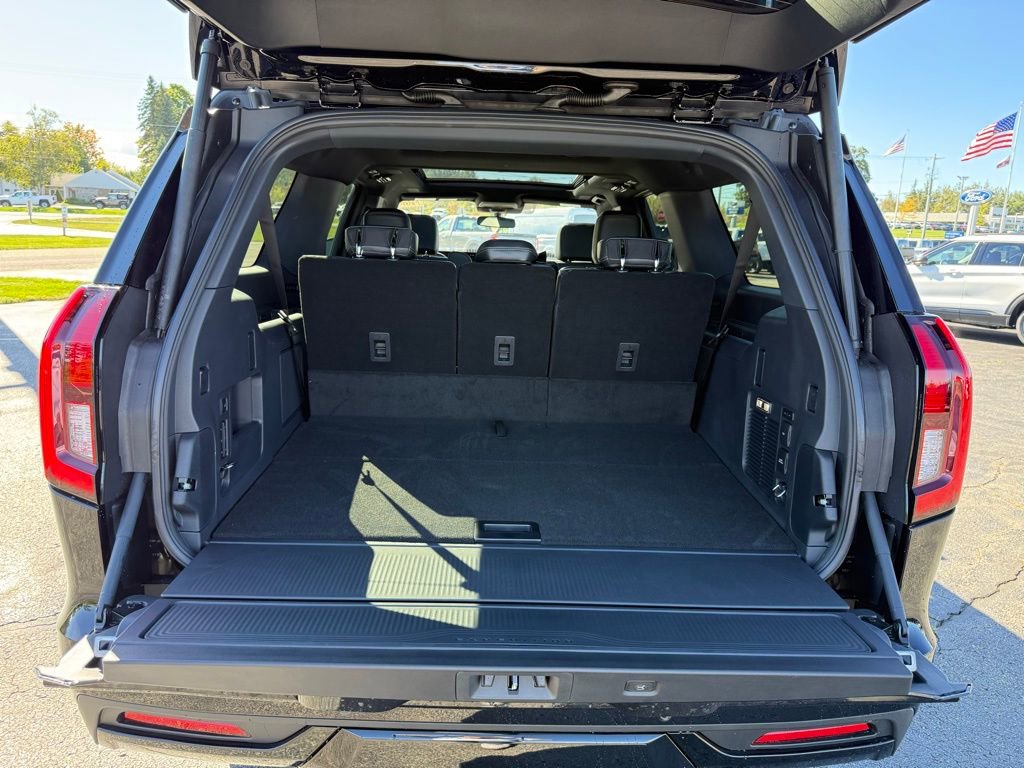 New 2025 Ford Expedition Max Platinum w/ Stealth Performance Package image 28