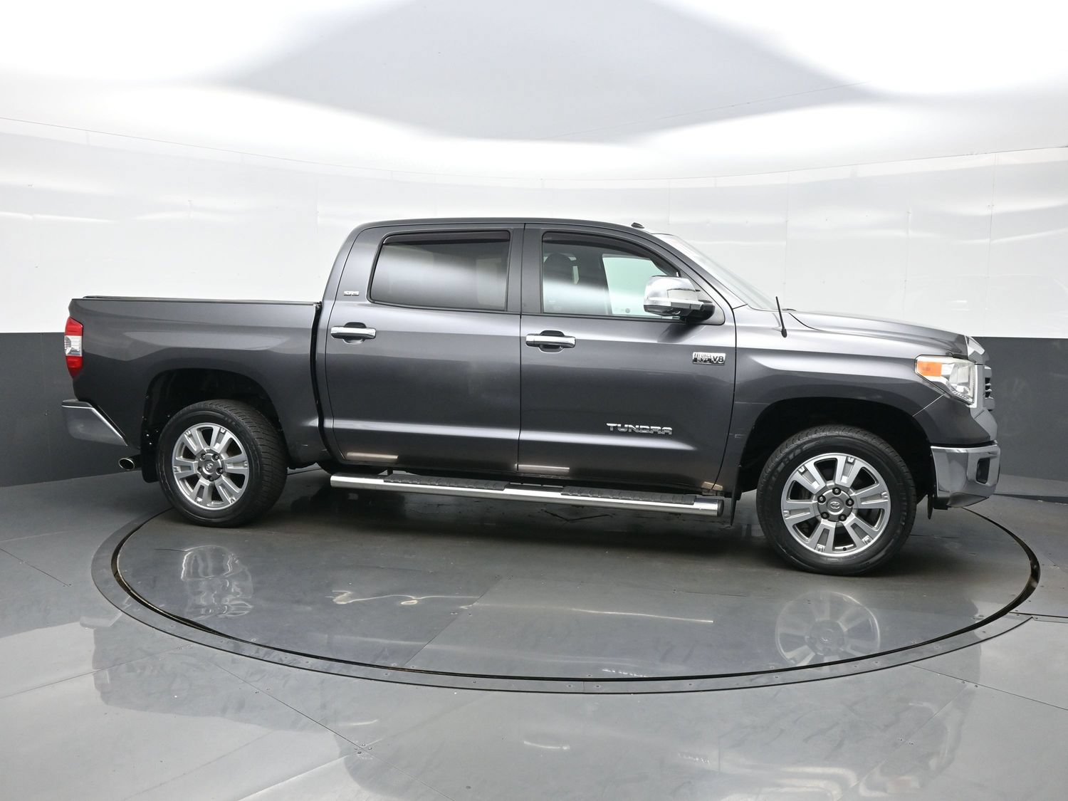 Used 2017 Toyota Tundra SR5 w/ SR5 Upgrade Package AWD/4WD image 7