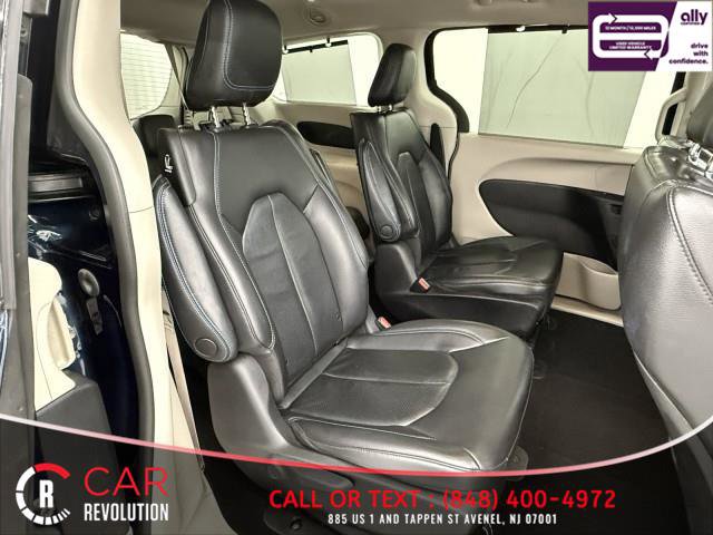 Used 2021 Chrysler Pacifica Touring-L image 63