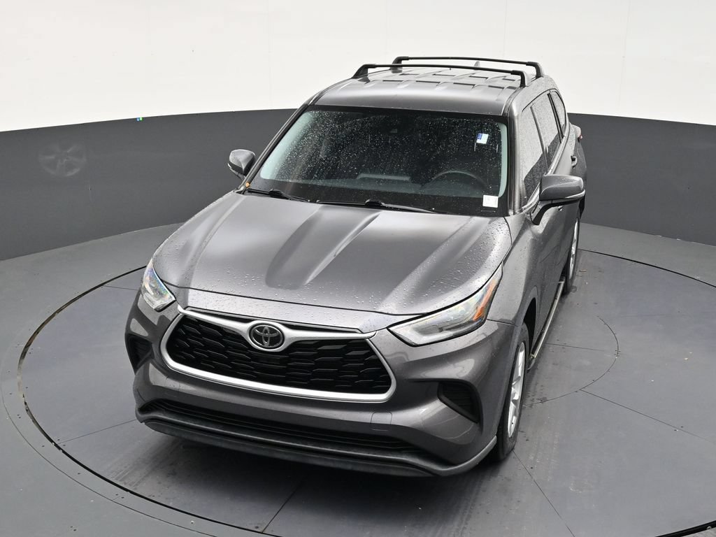 Used 2021 Toyota Highlander L FWD image 18