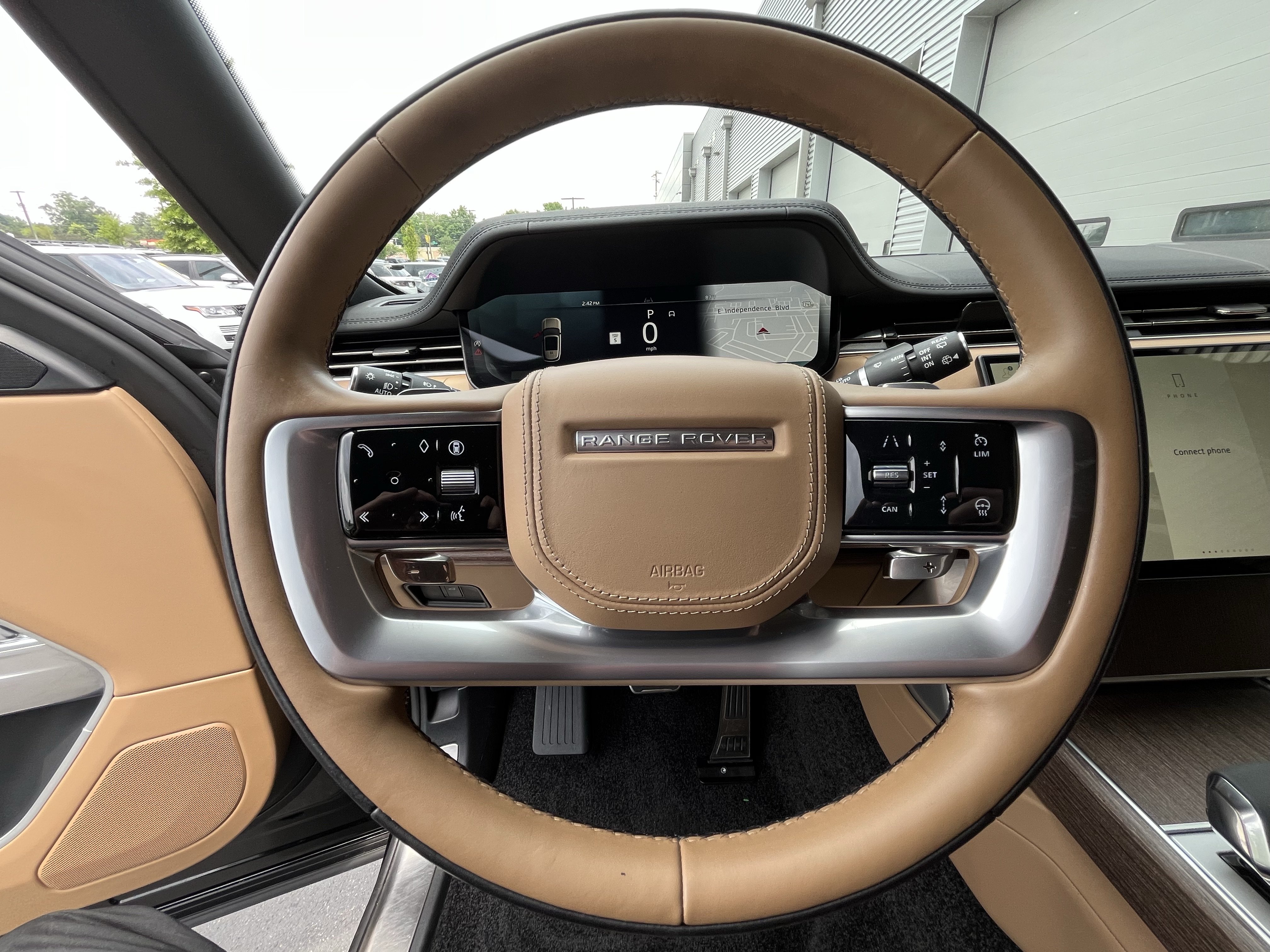 Certified 2024 Land Rover Range Rover SE AWD/4WD image 16